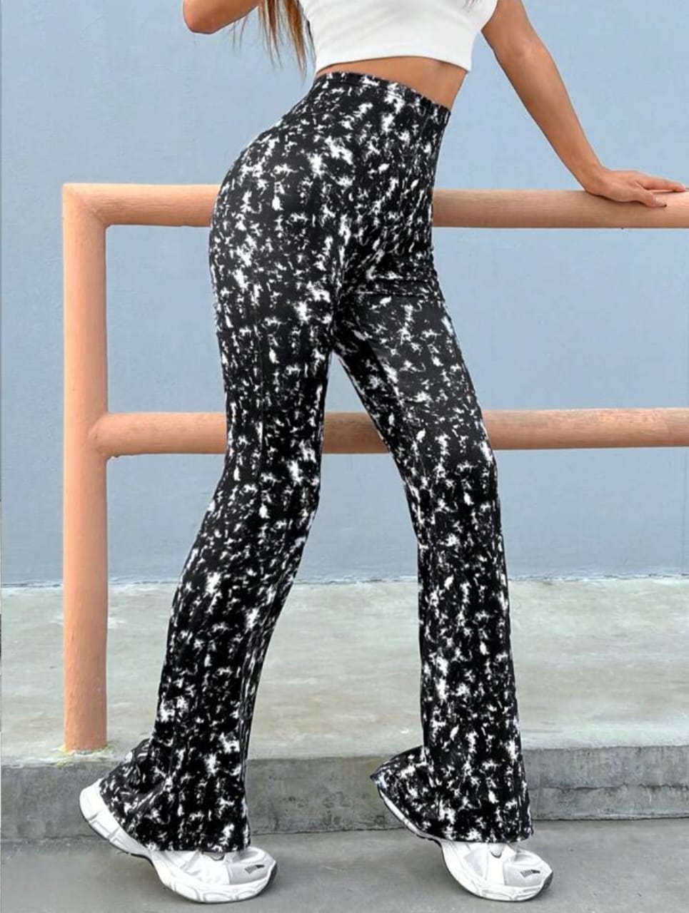 Women's Elegant Slim-Fit Black white Tie-Dye Flared Pants